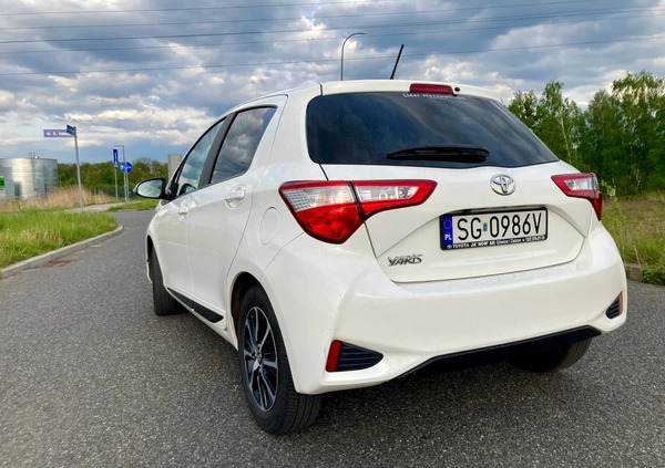 Toyota Yaris cena 56000 przebieg: 66816, rok produkcji 2018 z Zabrze małe 154